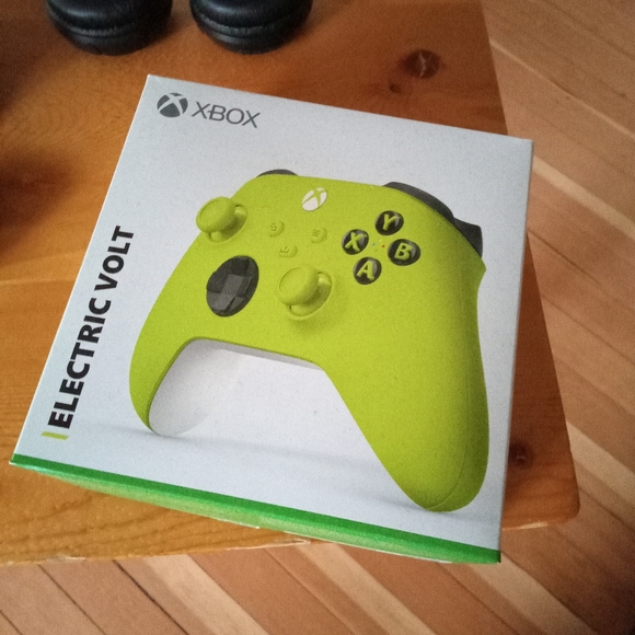 Xbox Wireless Controller - Picture 2 of 2